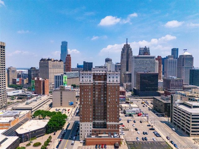 525 W Lafayette Boulevard 11B, Detroit, MI 48226