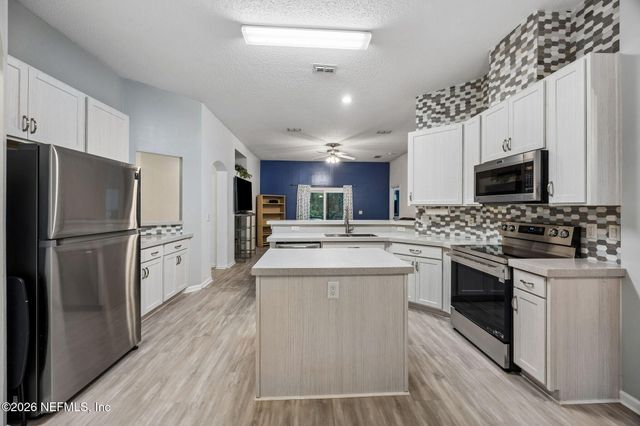 86429 RIVERWOOD Drive, Yulee, FL 32097