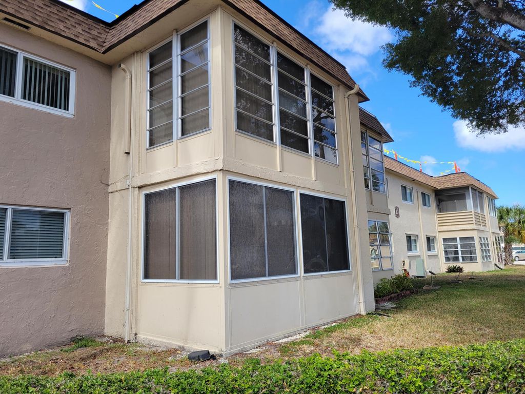 700 Lori Drive 203, Palm Springs, FL 33461