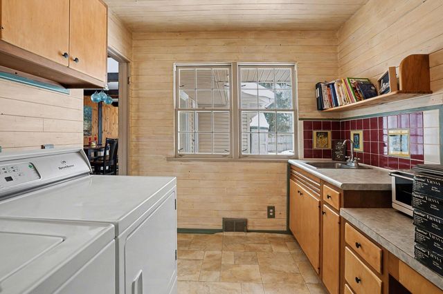 302 N Fulton Street, Cassopolis Vllg, MI 49031