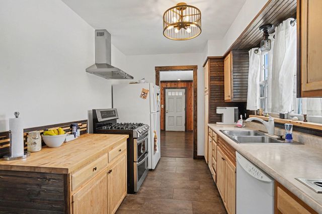 302 N Fulton Street, Cassopolis Vllg, MI 49031