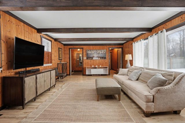 302 N Fulton Street, Cassopolis Vllg, MI 49031