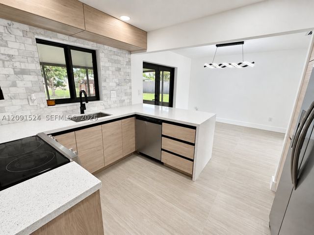15941 SW 104th Ct, Miami, FL 33157