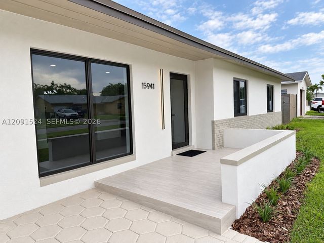 15941 SW 104th Ct, Miami, FL 33157
