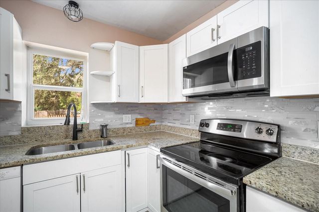 15229 MYRTLE STREET, Dade City, FL 33523