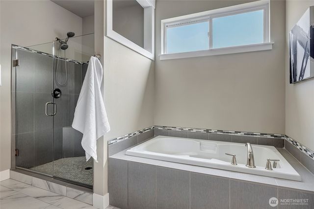 5014 Parker Road E, Sumner, WA 98390