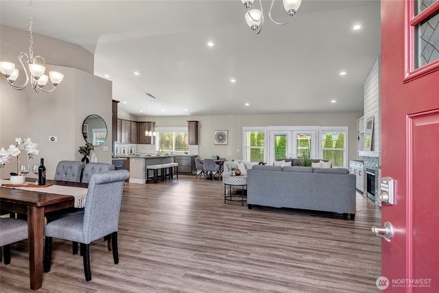 5014 Parker Road E, Sumner, WA 98390