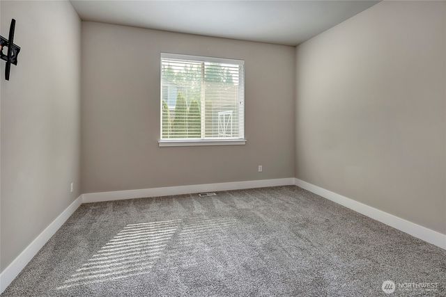 5014 Parker Road E, Sumner, WA 98390