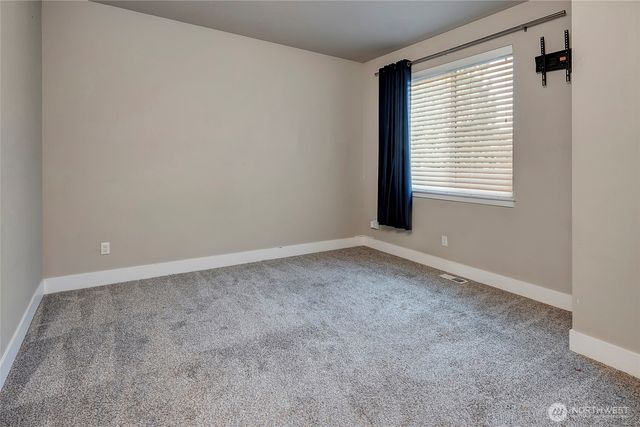 5014 Parker Road E, Sumner, WA 98390