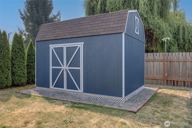 5014 Parker Road E, Sumner, WA 98390