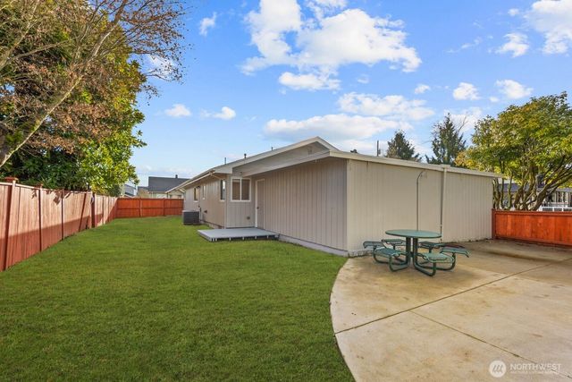 1301 McMillan Avenue, Sumner, WA 98390