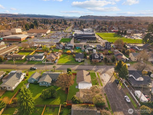 1301 McMillan Avenue, Sumner, WA 98390