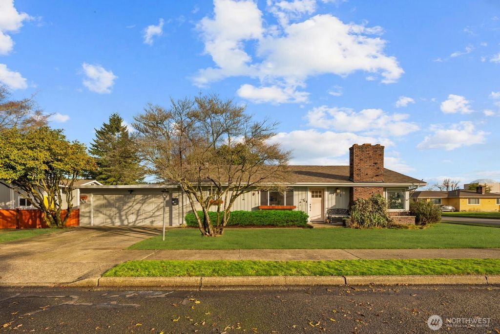 1301 McMillan Avenue, Sumner, WA 98390