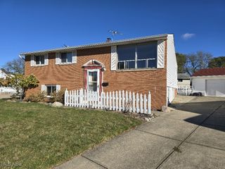 17705 Susan Avenue, Cleveland, OH 44111