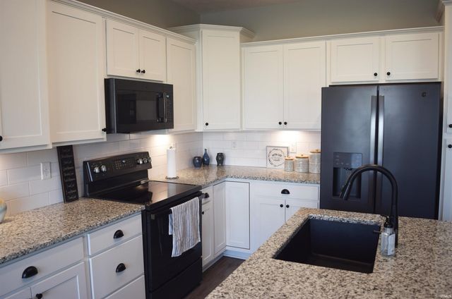 11415 Oscar Drive, Evansville, IN 47725