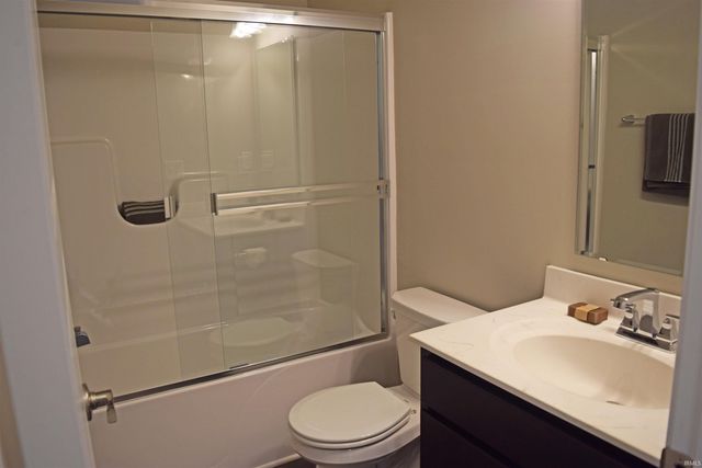11415 Oscar Drive, Evansville, IN 47725