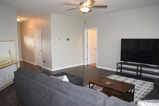 11415 Oscar Drive, Evansville, IN 47725