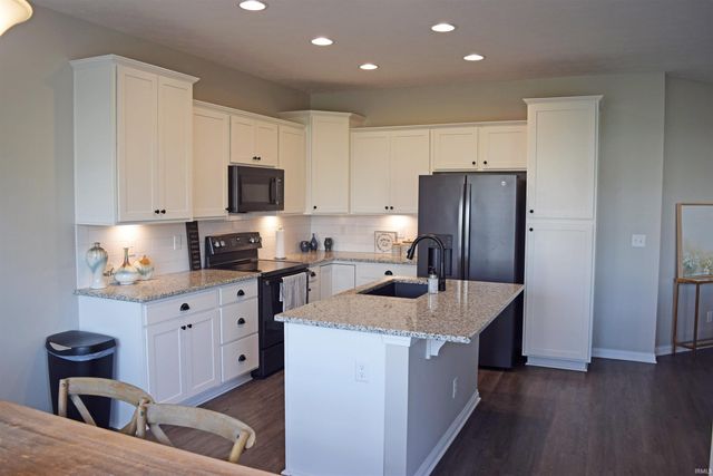 11415 Oscar Drive, Evansville, IN 47725