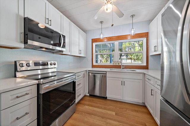 6841 LONGBOAT DRIVE S, Longboat Key, FL 34228