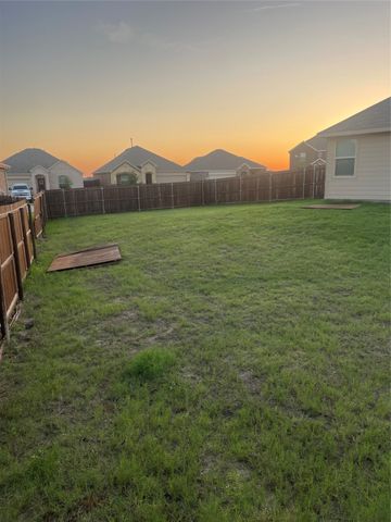 2413 Buchanan Lane, Forney, TX 75126