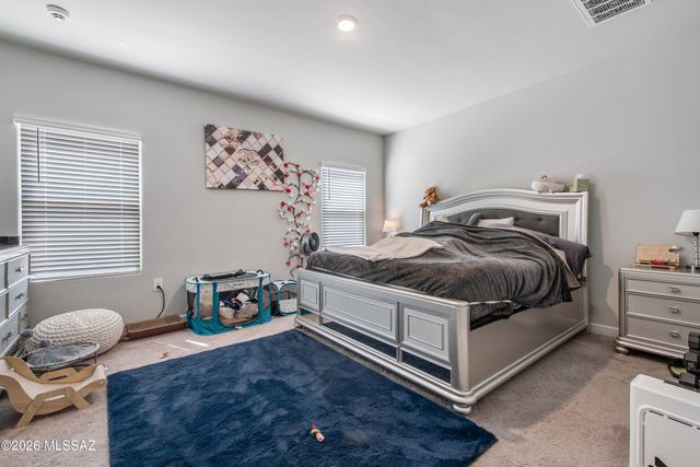 8841 W Red Spike Ice Drive, Marana, AZ 85653