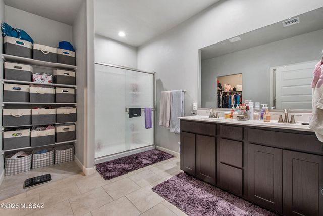 8841 W Red Spike Ice Drive, Marana, AZ 85653