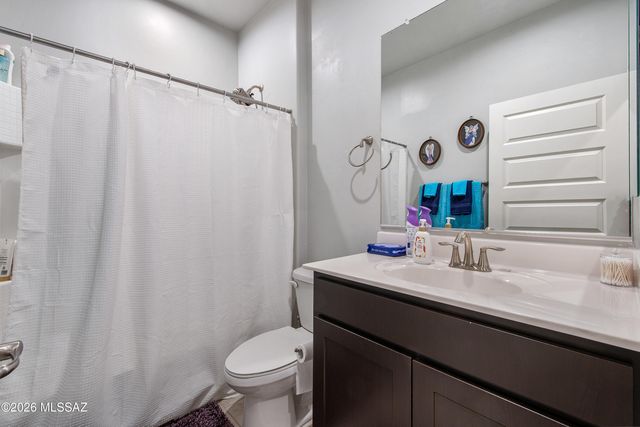 8841 W Red Spike Ice Drive, Marana, AZ 85653