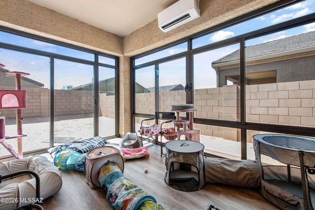 8841 W Red Spike Ice Drive, Marana, AZ 85653