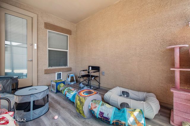 8841 W Red Spike Ice Drive, Marana, AZ 85653