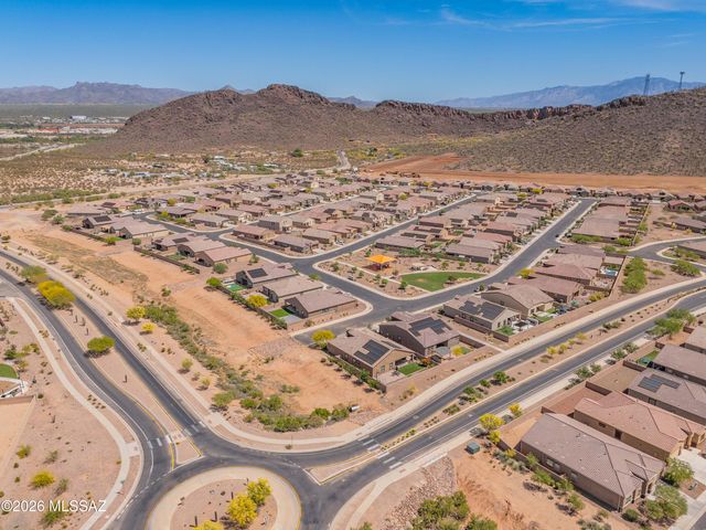 8841 W Red Spike Ice Drive, Marana, AZ 85653