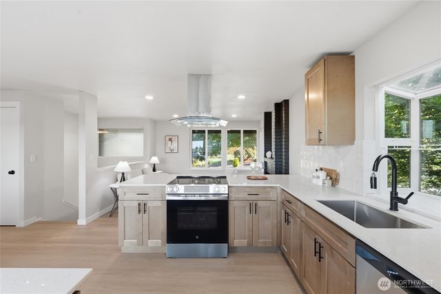 6125 N 41st Street, Tacoma, WA 98407