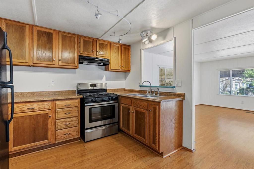 Image 9 of property listing at 10 Kelldon Drive, Felton, CA 95018