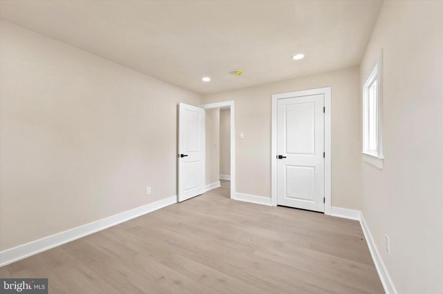 4 BELLOWS LN, Cherry Hill, NJ 08002