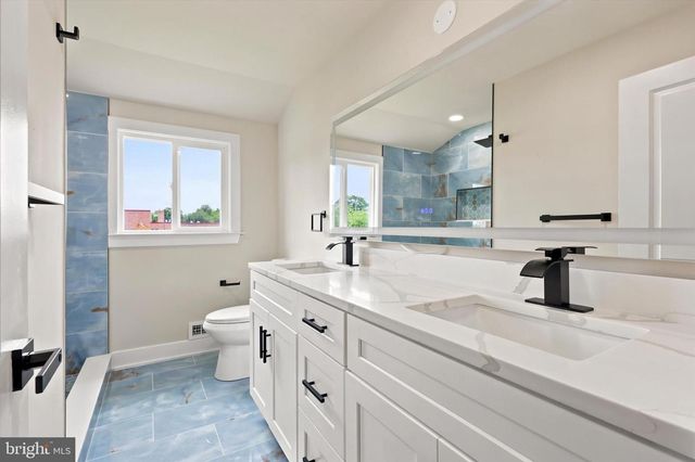 4 BELLOWS LN, Cherry Hill, NJ 08002