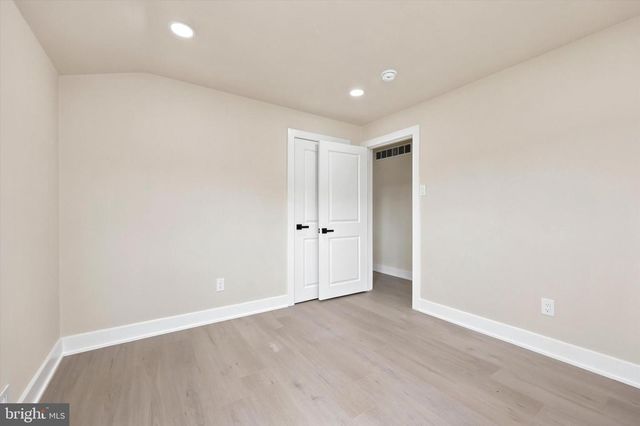 4 BELLOWS LN, Cherry Hill, NJ 08002