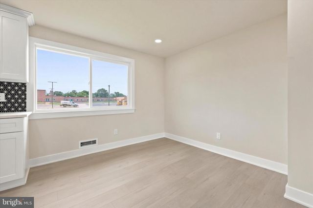 4 BELLOWS LN, Cherry Hill, NJ 08002