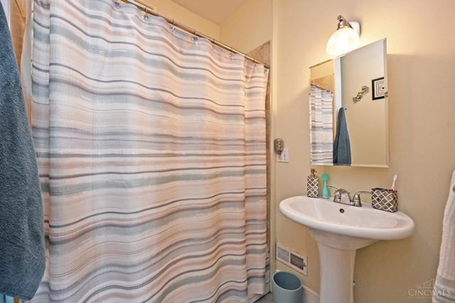 1520 Wm H Taft Road, Cincinnati, OH 45206