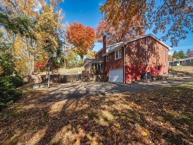 8459 Ridgemont Rd, Mccandless, PA 15237