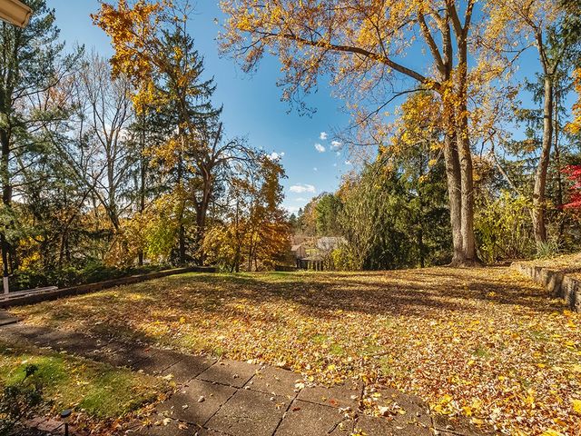 8459 Ridgemont Rd, Mccandless, PA 15237