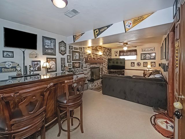 8459 Ridgemont Rd, Mccandless, PA 15237