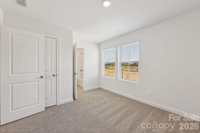 9004 Foggy Brook Loop, Charlotte, NC 28216