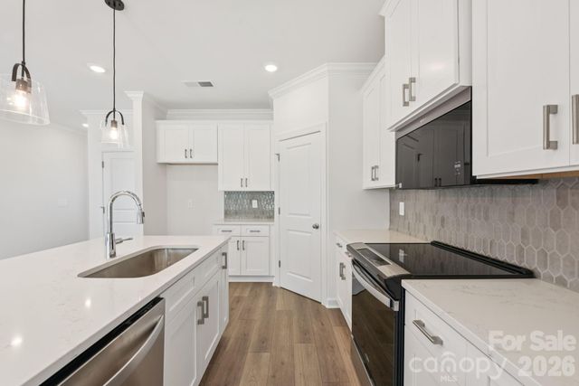 9004 Foggy Brook Loop, Charlotte, NC 28216