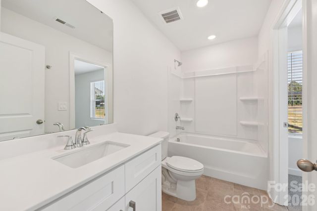 9004 Foggy Brook Loop, Charlotte, NC 28216