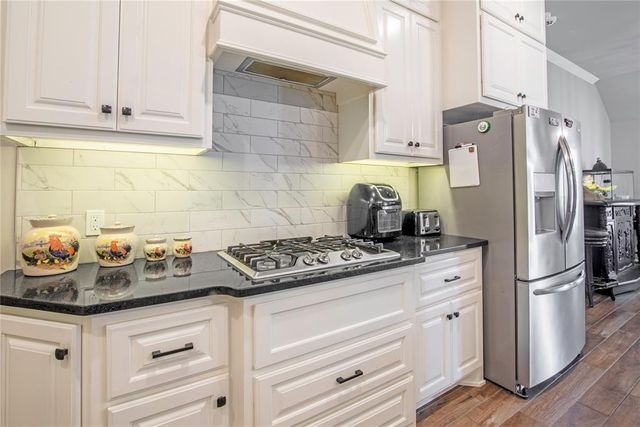 713 Bison Crossing Drive, Yukon, OK 73099