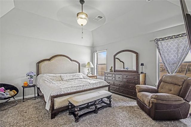 713 Bison Crossing Drive, Yukon, OK 73099
