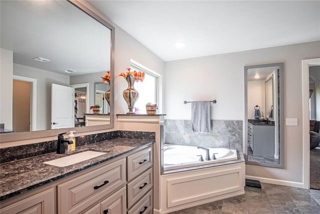 713 Bison Crossing Drive, Yukon, OK 73099