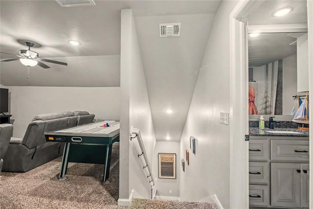 713 Bison Crossing Drive, Yukon, OK 73099