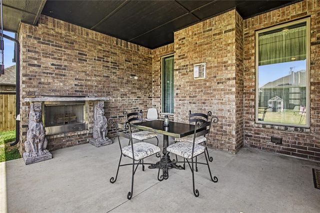 713 Bison Crossing Drive, Yukon, OK 73099