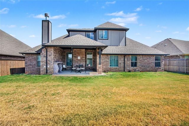 713 Bison Crossing Drive, Yukon, OK 73099