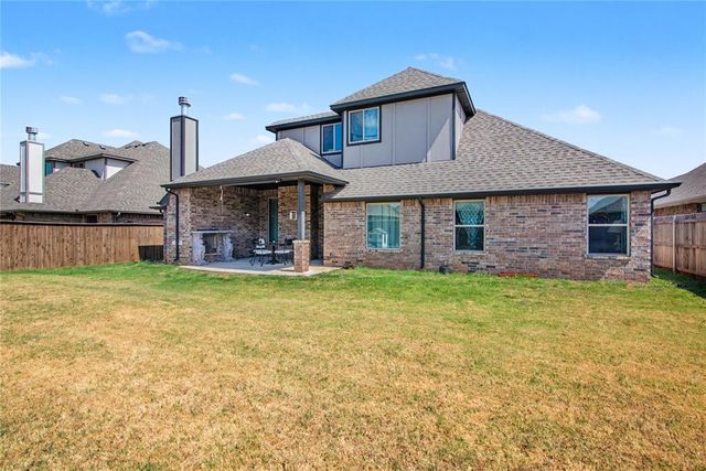 713 Bison Crossing Drive, Yukon, OK 73099